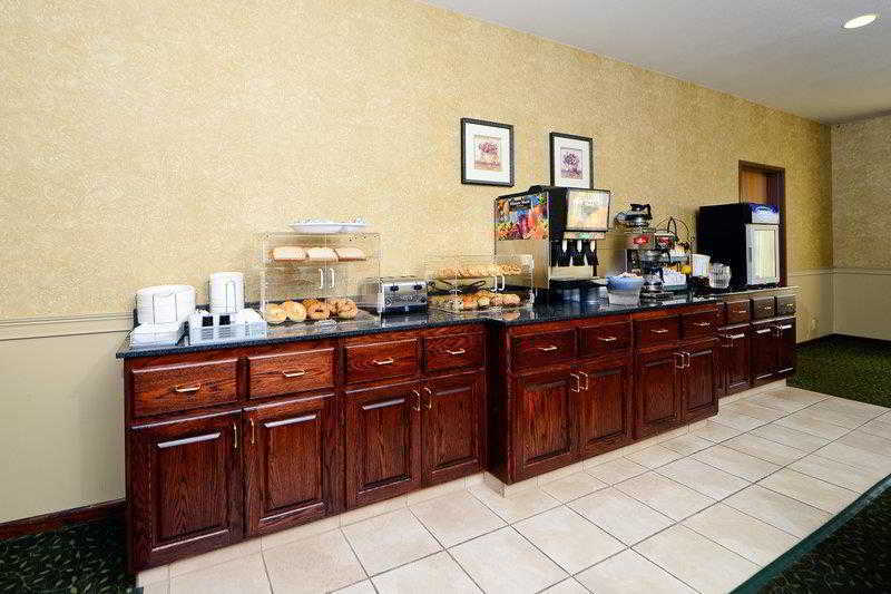 Best Western Penn-Ohio Inn & Suites Hubbard Restaurant photo
