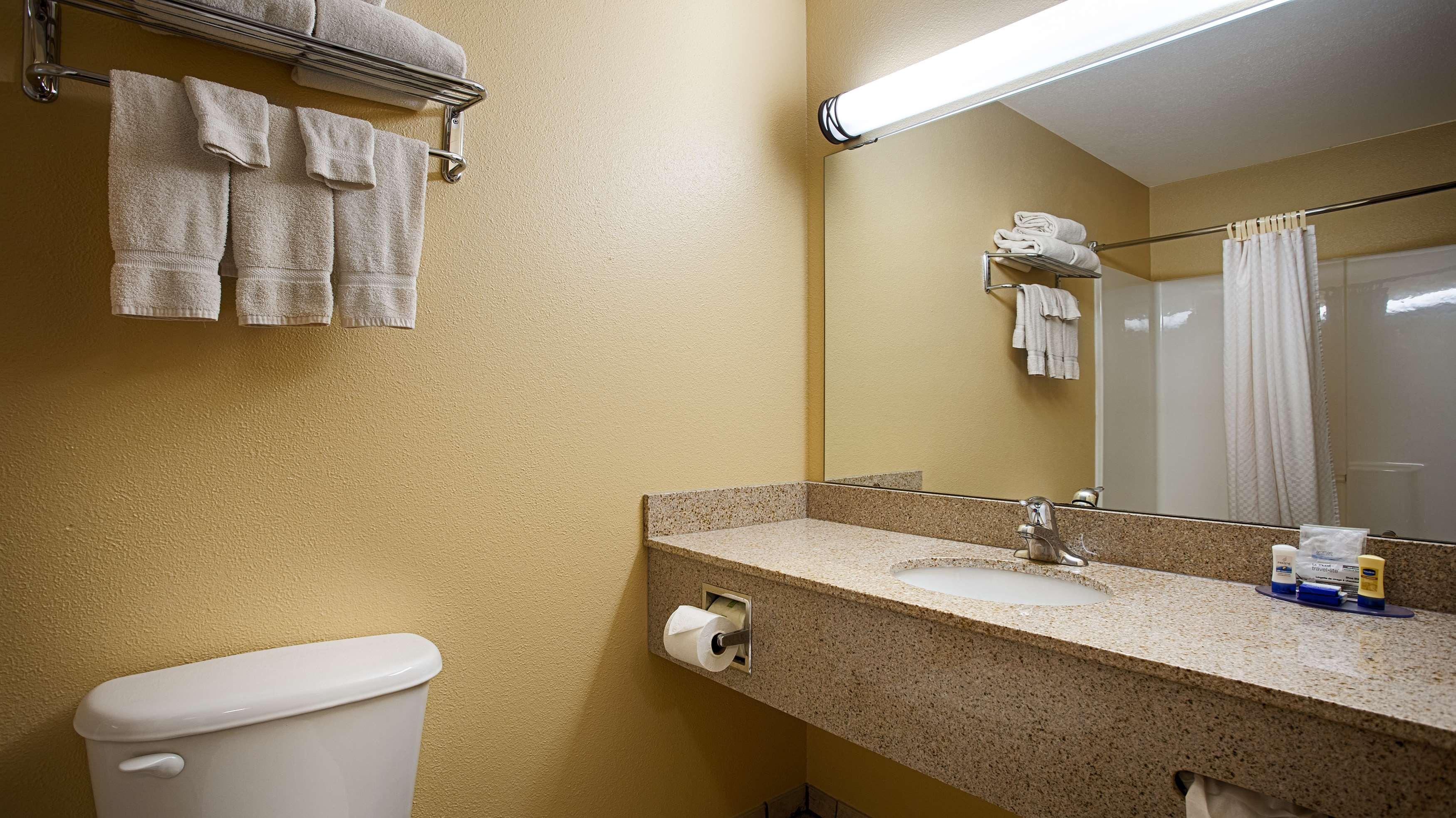 Best Western Penn-Ohio Inn & Suites Hubbard Room photo
