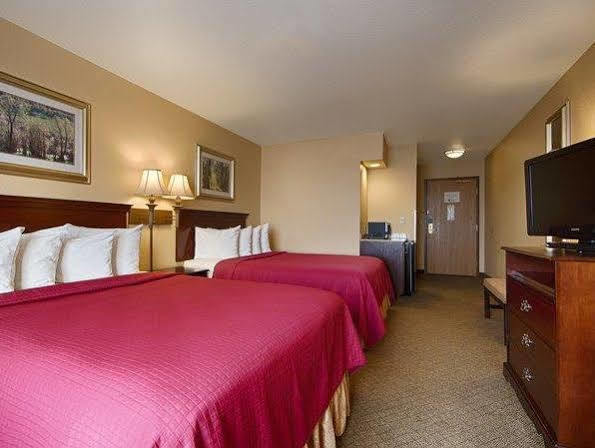 Best Western Penn-Ohio Inn & Suites Hubbard Exterior photo